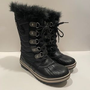 SOREL black winter snow boot - kids 5/women’s 7